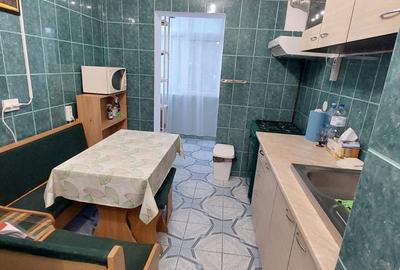 Apartament cu 3 camere, decomandat, zona Nicolina - 5
