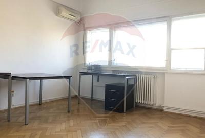 Apartament cu 4 camere nemobilat in P-ta Victoriei langa Orange - 5