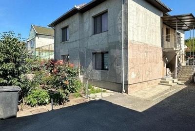 Apartament 3 camere la casa cu gradina si curte generoasa - 1