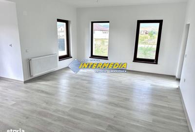 Casă cu 3 camere cu Teren 330 Mp în Micești - 11