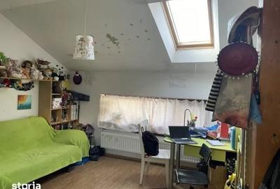 Casă cu 9 camere cu Teren 180 Mp în Matei Voievod