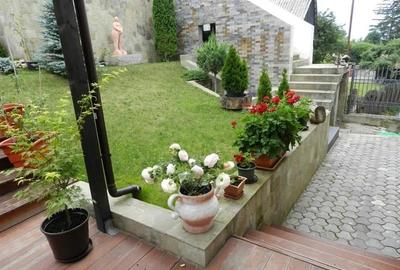 Vila distinctiva,pretabila si pentru 2 familii,  perspectiva panoramica remarcab