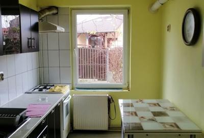 Vând apartament 3 camere - 1