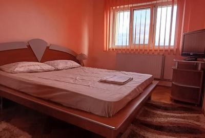 Proprietar închiriez apartament 3 camere, Calea Girocului, centrală proprie - 4