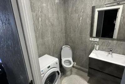 Garsonieră decomandată în Titan