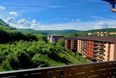 Apartament cu 3 camere semidecomandat, mobilat în Florești - 1