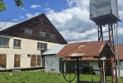 Brebu, Prahova,teren 2232mp + doua constructii in suprafata de 382mp, utilitati - 9