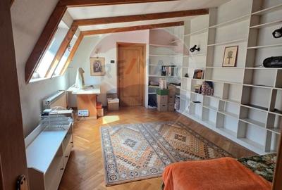 Casă cu 5 camere cu Teren 200 Mp în Grivița - 15