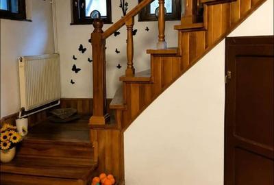 Casă cu 4 camere în Central - 2