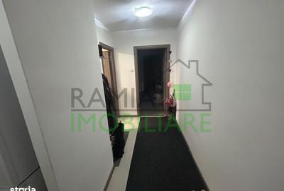 Apartament cu 3 camere semidecomandat, mobilat în Tractorul - 4