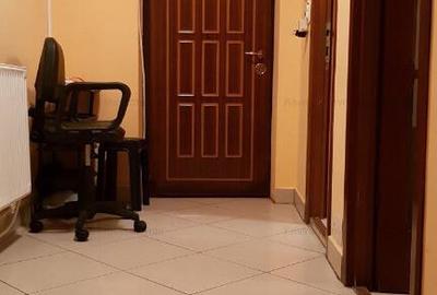 Garsoniera mobilata, cu CT, la parter, pe Republicii - Rodica - 11