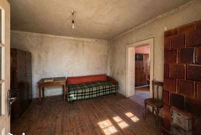 Casă cu 3 camere cu Teren 1082 Mp în Central - 8