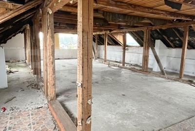 Casă cu 9 camere cu Teren 460 Mp în Central - 10
