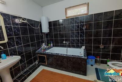 Casă individuală cu 4 camere cu Teren 2422 Mp în Foltești - 9