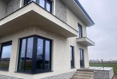 Casă cu 5 camere cu Teren 500 Mp în Central - 2