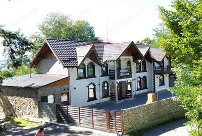 Casă cu 11 camere cu Teren 525 Mp în Central - 5