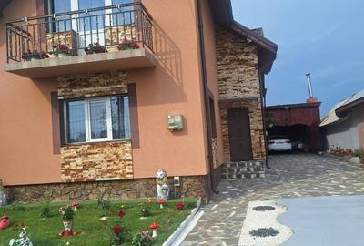 FARA COMISION CASA ELEGANTA 6 camere 3 bai 2 bucatarii garaj curte merita vazut - 4