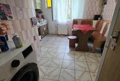 Apartament cu 2 camere decomandat în Văcăresti - 12