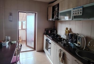 Apartament cu 3 camere decomandat în Păcurari - 9