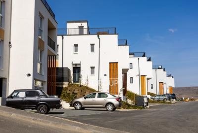 Duplex cu 4 camere cu Canalizare în Florești - 1