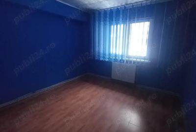 Apartament cu 3 camere semidecomandat în Central - 4