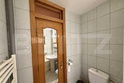 Apartament cu 4 camere decomandat în Rovine - 1