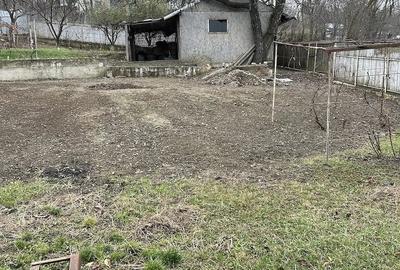 Casă cu Teren 1087 Mp în Poienari - 1