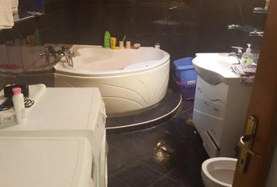 Casă cu 5 camere cu Teren 1000 Mp în Central - 9