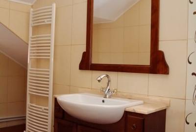 Casă individuală cu 10 camere cu Canalizare în Central - 14