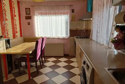 De vanzare vila S+P+1 ( 2 apartamente tip duplex) 7camere, 2 bai. - 6
