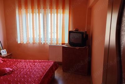 Vand Apartament spatios 4 camere - 4