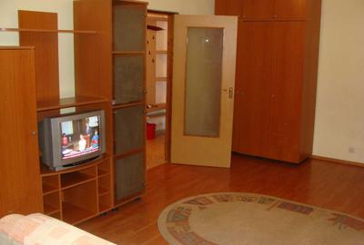 Garsonieră decomandată în Central - 7