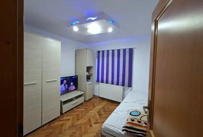 Apartament cu 3 camere decomandat în Torontalului - 4