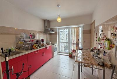 Apartament cu 3 camere decomandat în Central - 1