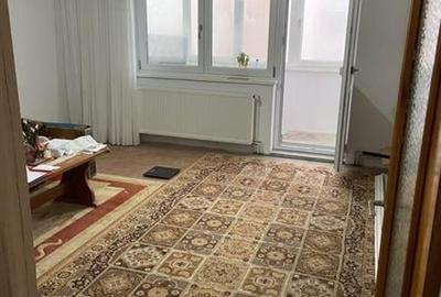 Apartament 3 camere etaj intermediar zona Noua - 1