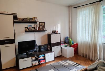 Garsonieră decomandată în Astra