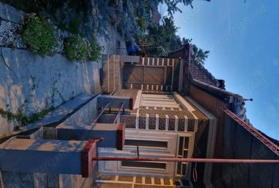 Casă cu 4 camere în Central - 3