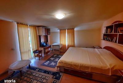 Casă cu 4 camere cu Teren 5500 Mp în Central - 18