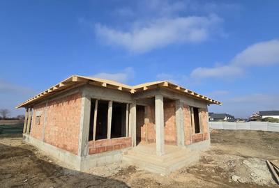 Casă individuală cu 3 camere cu Canalizare în Lilieci - 1