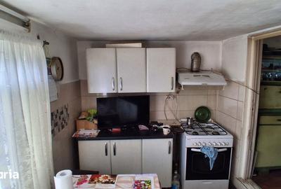 Casă cu 4 camere cu Teren 1600 Mp în Poiana - 11