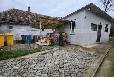 Casă cu 2 camere cu Teren 1000 Mp în Unirii - 2