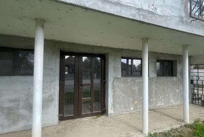 Spațiu comercial, de 72 mp, în Poiana - 5