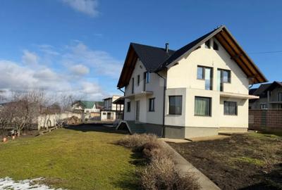 Casă cu 5 camere în Central - 2