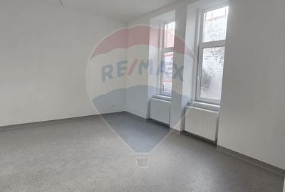 Spațiu comercial pe strada Elena Ghiba Birta - 2