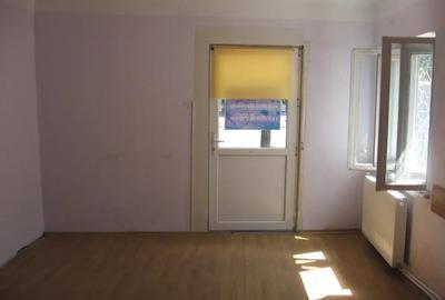 Casă cu 4 camere în Central - 3