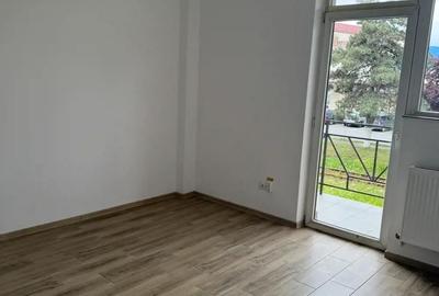 Spațiu comercial, de 16 mp, în Traian - 10