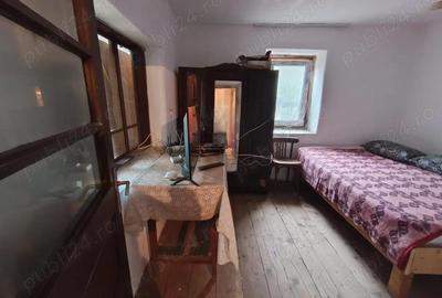 Casă cu 4 camere cu Teren 1634 Mp în Teslui - 1