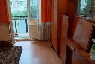 Dau in chirie apartament cu o camera, Rogerius, et. 1