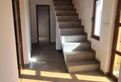 Casă cu Teren 1800 Mp în Vlădeni - 3