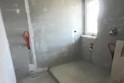 Casă cu 4 camere cu Teren 618 Mp în Dumbrăvița